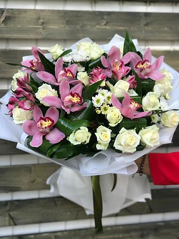 Букет цветов из: Розы и Хризантемы в Литвиново