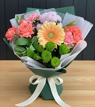 Букет цветов из:  Гвоздики, Розы, Герберы и Хризантемы #REPLACE_PRED# Литвиново