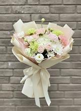 Букет цветов из:  Гвоздики, Розы, Лизиантусы и Хризантемы в Литвиново