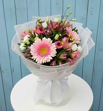 Букет цветов из:  Герберы, Альстромерии и Лизиантусы #REPLACE_PRED# Литвиново