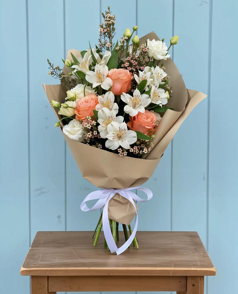 Букет цветов из: Альстромерии, Лизиантусы, Розы и Хризантемы в Литвиново